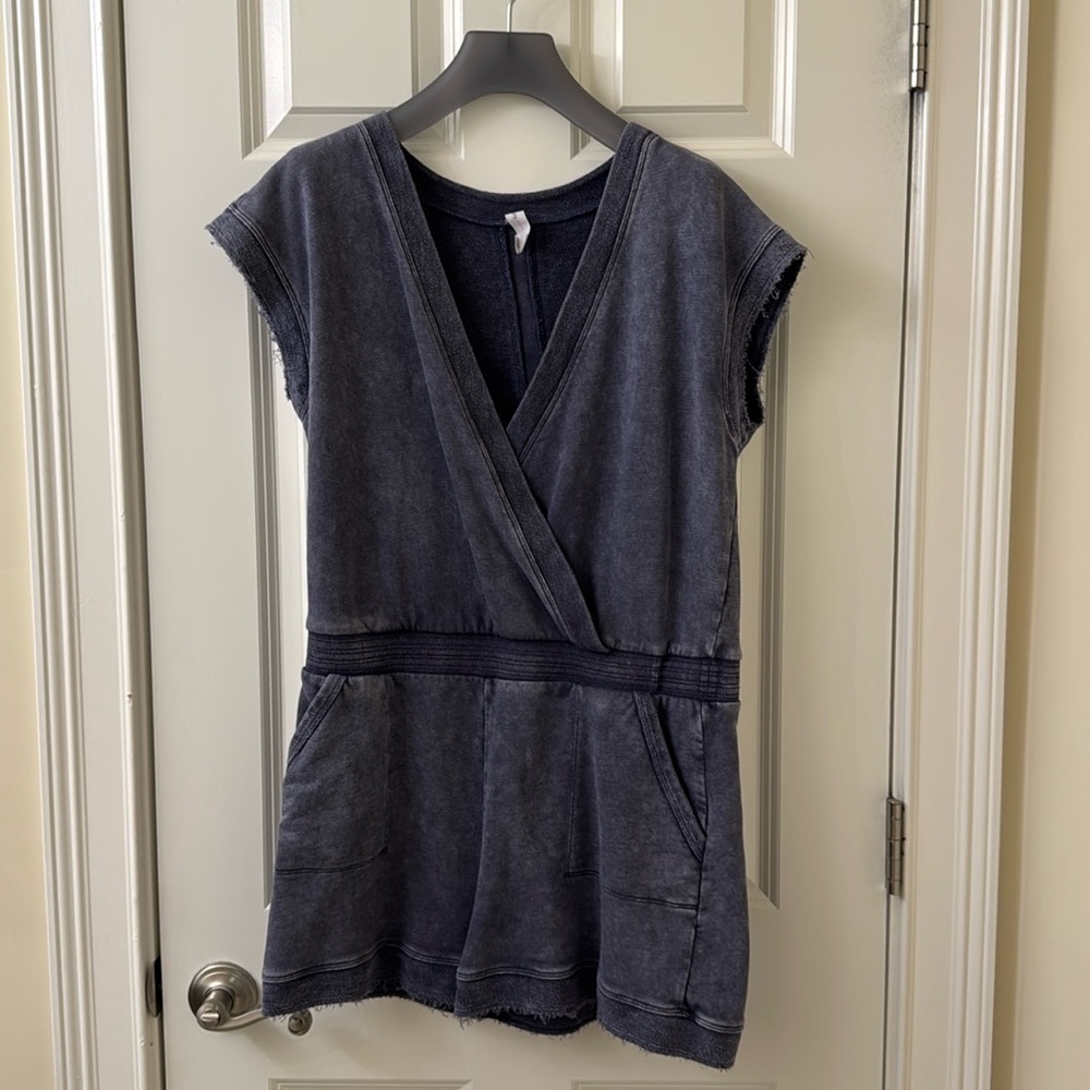 Daily Practice by Anthropologie frayed surplice jumpsuit romper Size Small S - Picture 2 of 14